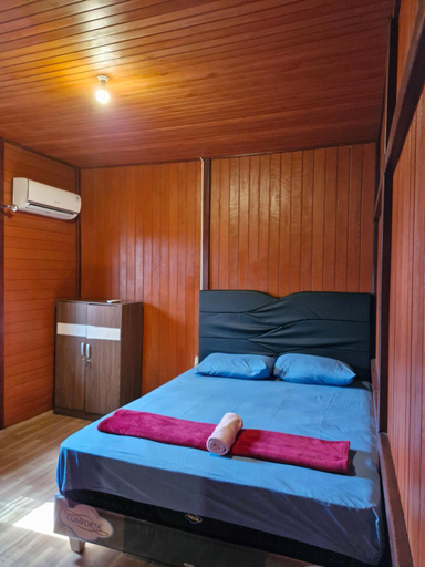 Bedroom 2, Blue Shark Divers Bunaken, Manado