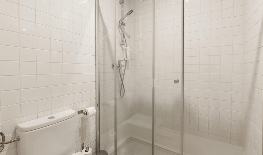 Bathroom 5, Urban Sea Hotel Atocha 113, Madrid