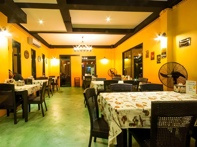 Food & Drinks 4, Stamp Hills Resort, Suan Phung