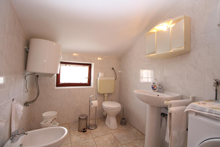 Bathroom 3, Apartment 250, Fažana
