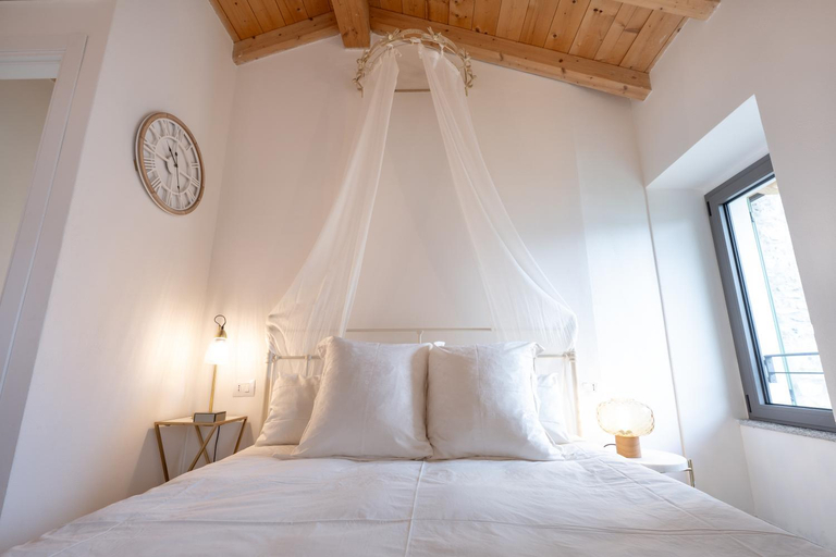 Bedroom 2, Lora luxury villa , with lake view, air conditioner every room, Como