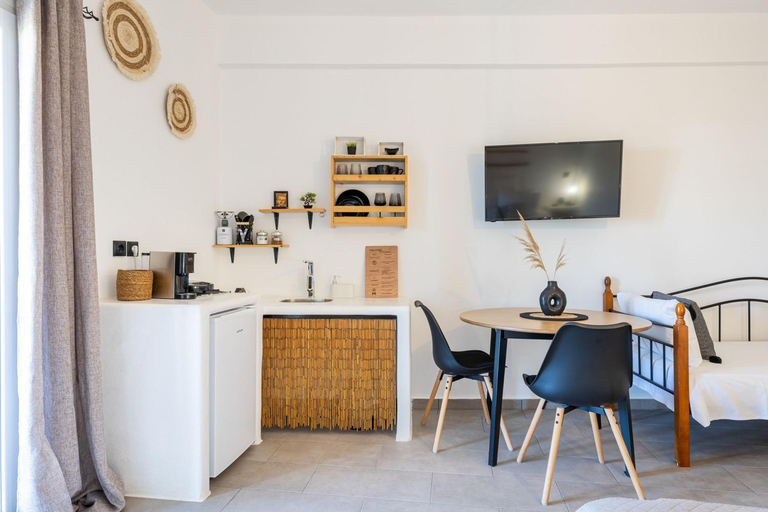 2, THIRAMNA Apts KYTHNOS, South Aegean