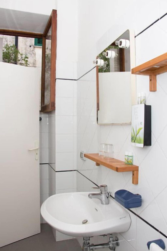 Bathroom 3, Hotel Villa Cecilia, Napoli