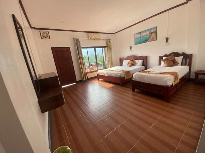 Others 3, hana riverside hotel, Vangvieng