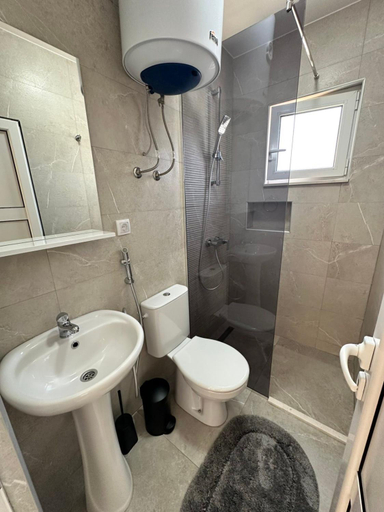 Bathroom, Ceka Apartments