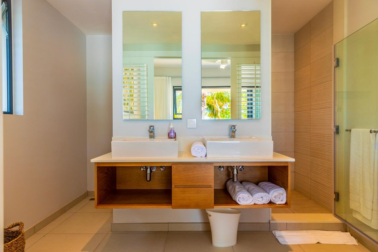 Bathroom 5, Manta Cove by Horizon Holidays, Black River