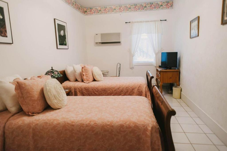 Bedroom 4, The Inn at Dresden, Muskingum