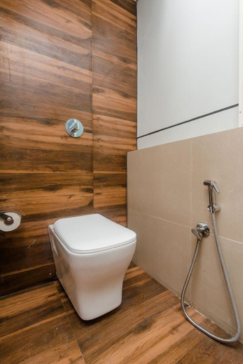 Bathroom 4, FabHotel Axis International - Nr. Mumbai International Airport, Mumbai Suburban