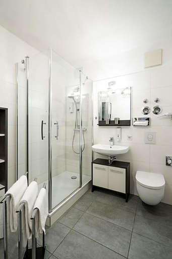 Bathroom 2, Alt-Weimar, Weimar