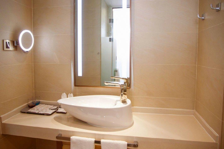Bathroom 4, Lavande Hotels Shiyan Sanyan, Shiyan