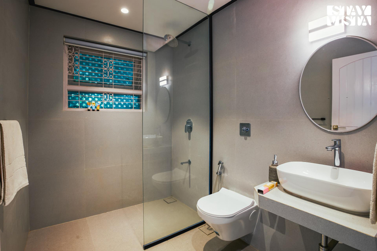Bathroom 3, StayVista at Villa Bharat, Mumbai Suburban