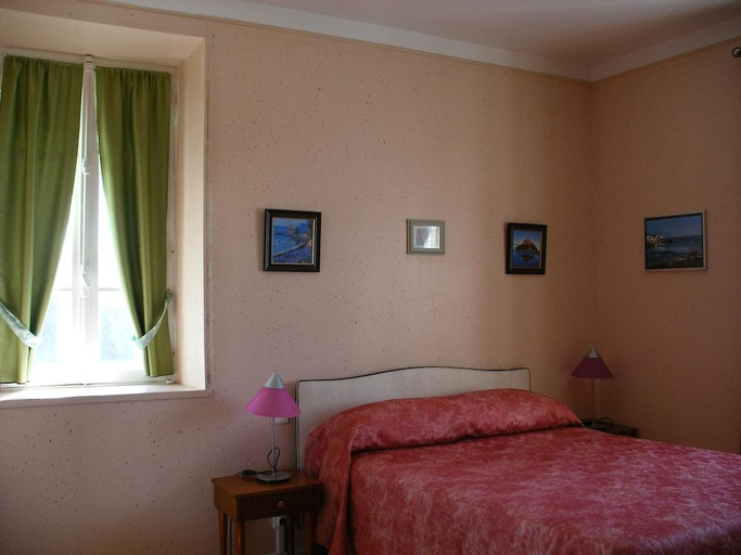 Bedroom 4, Hotel Modern, Finistère