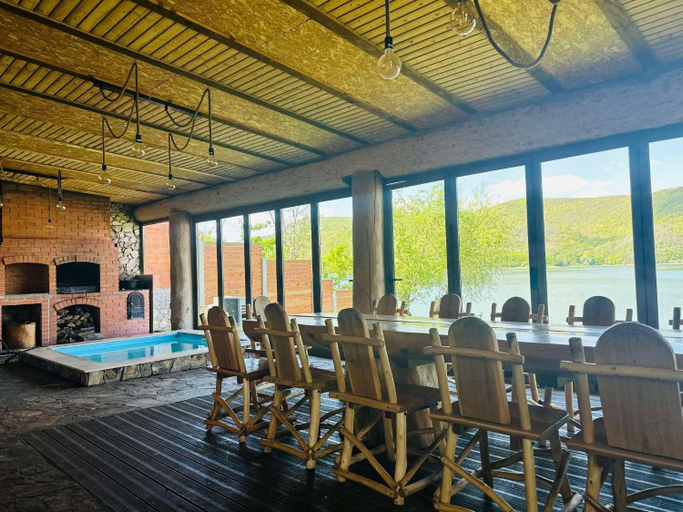 Food & Drinks 4, Cabana Grama -ponton privat si jacuzzi pe Lacul Cincis, Teliucu Inferior