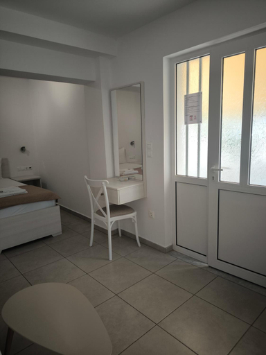 Others 2, Alexia Rooms, Crete