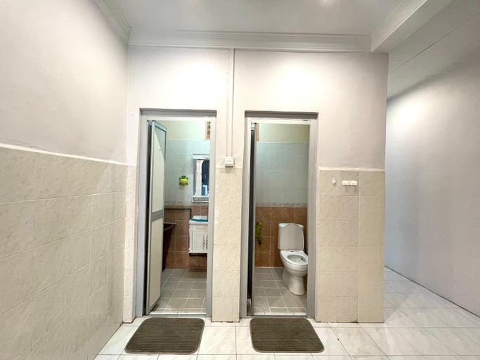 Bathroom 3, PerfectStay#3BR#BM大山脚#6pax#Netflix#5minsAeon&Lotus, Central Seberang Perai