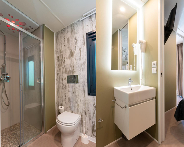 Bathroom 4, Fornella Camping & Wellness family resort, Brescia