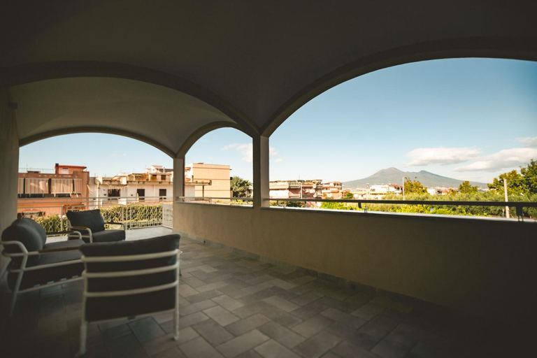 Others 5, Villa Florisia, Napoli