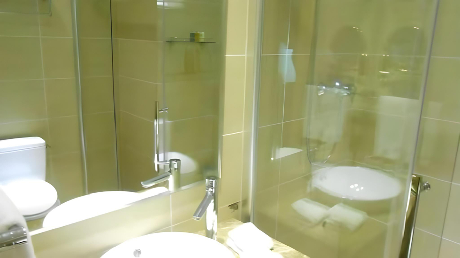 Bathroom 4, San Jiang Grand Hotel, Vientiane