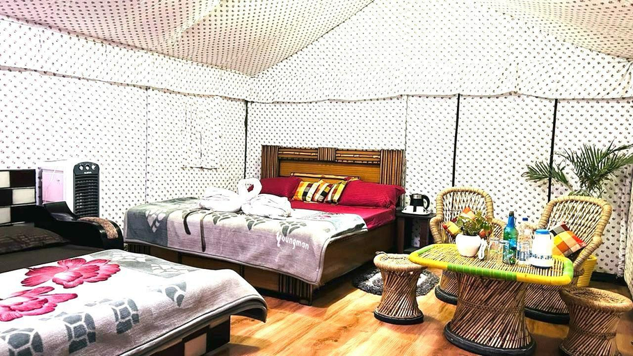 Bedroom 2, Billing Adventure Camp, Mandi