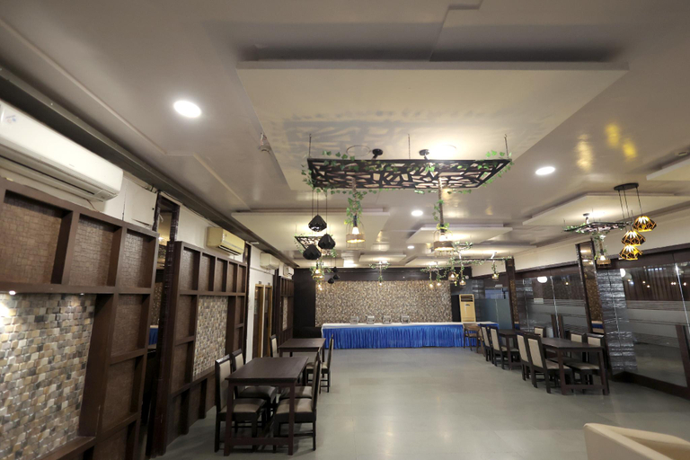 Food & Drinks 5, Hotel Shagun, Piplod City Centre Surat, Surat