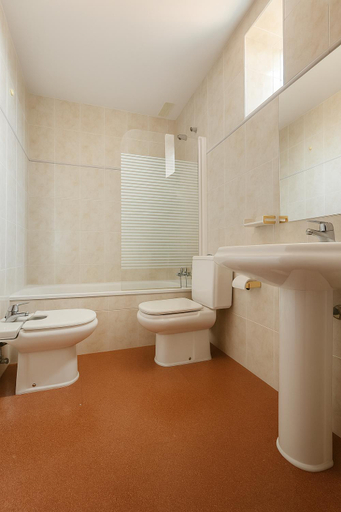 Bathroom 3, Pension Gelin, León