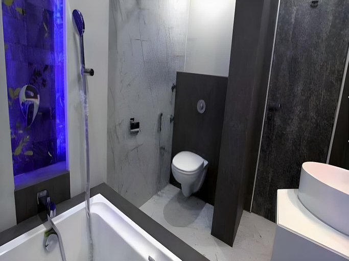 Bathroom 4, Hotel Spices, Thane