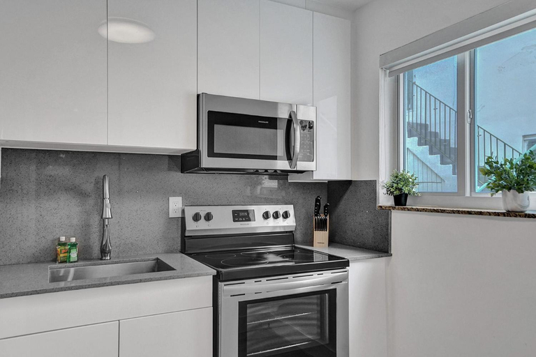 Others 5, Lincoln Villa Suites, Miami-Dade