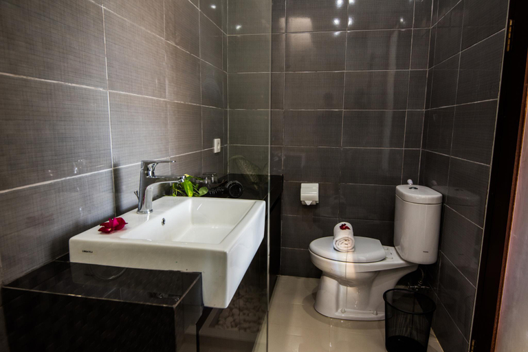 Bathroom 3, Legian Bisma Suite, Badung