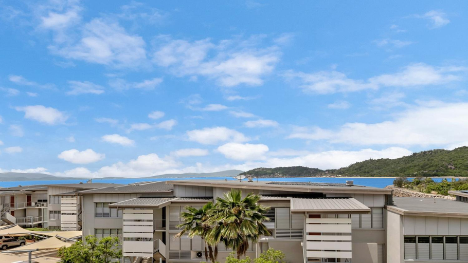 Exterior & Views 2, 1 Bright Point Apartment 1401, Magnetic Island