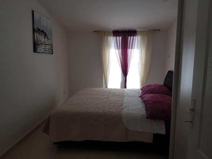 Bedroom 5, Apartment Dijana, Kaštela