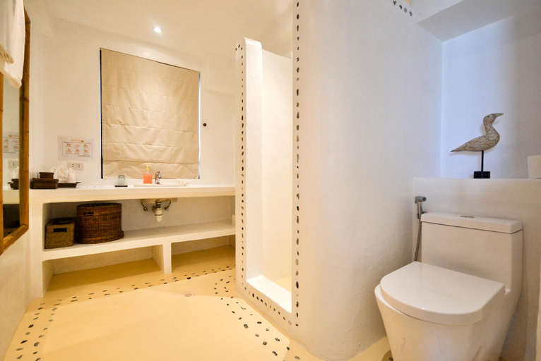 Bathroom 4, Robinson beach house, Malay
