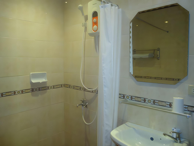 Bathroom 2, DACOZY Beach Resort, Moalboal