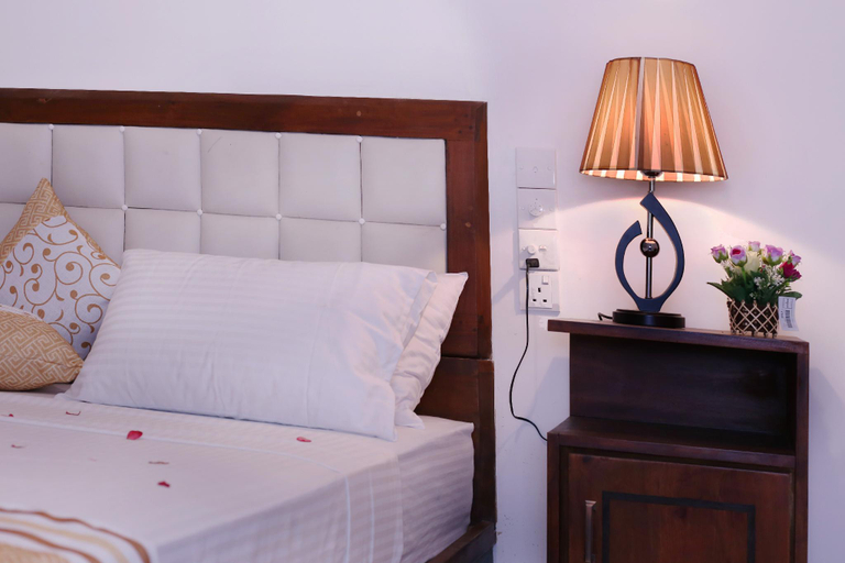 Bedroom 2, Triple Edge Villa, Akmeemana