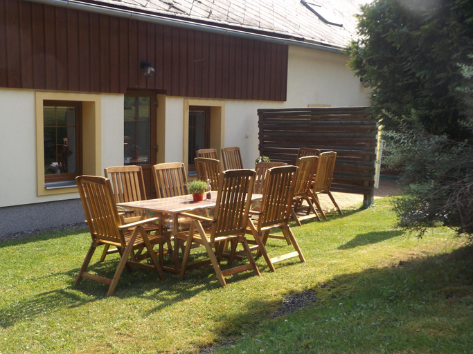 Others 5, Spacious Mountain Retreat, Trutnov