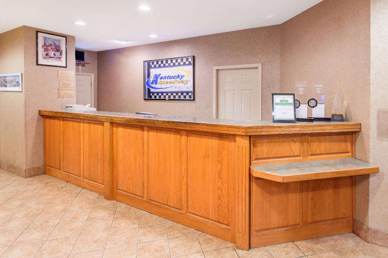 Public Area 2, Ramada by Wyndham Sparta/At Speedway, Gallatin