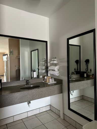 Bathroom 2, Security Inn and Suites, Florence