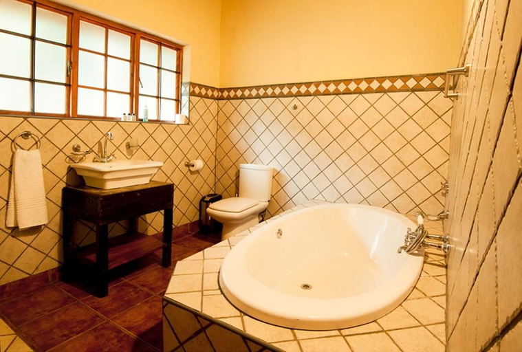 Bathroom 4, Amafu Forest Lodges, Mopani