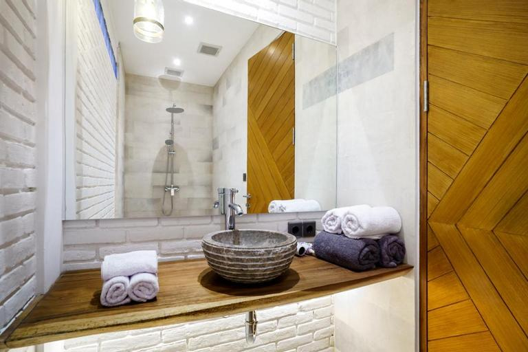 Bathroom 5, Villa Mayou by BaliSuperHost, Gianyar