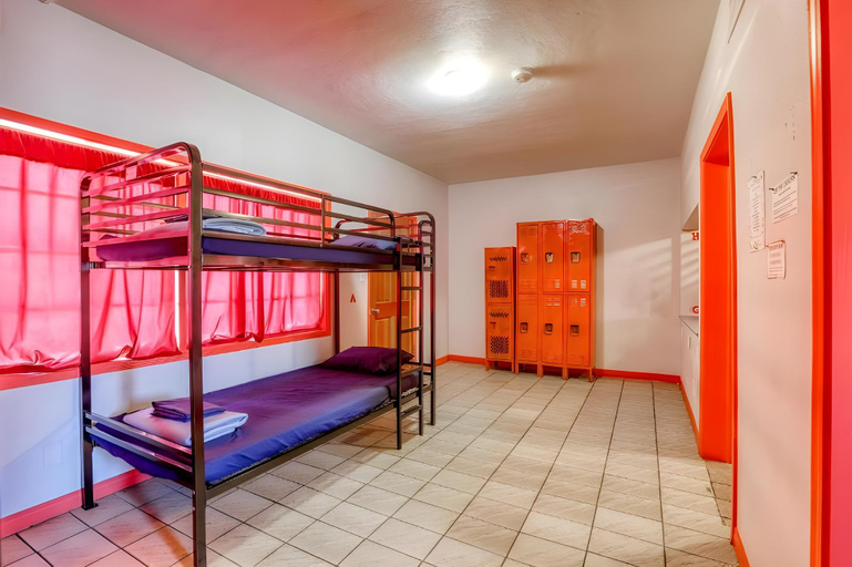 Bedroom 3, Sin City Hostel, Clark