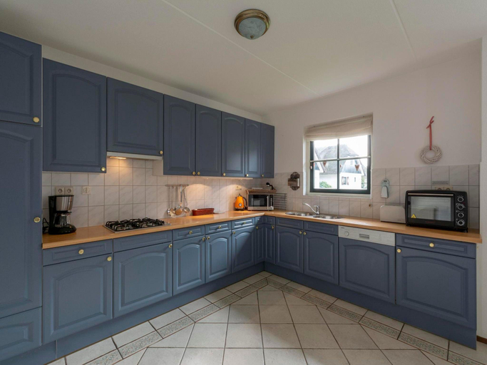 Others 4, Villa in Callantsoog near the Beach, Zijpe