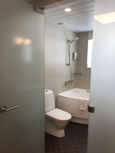 Bathroom 4, City Hotel Tallinn, Tallinn