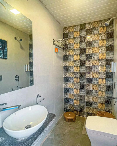 Bathroom, Beach Village Resort, Raigarh