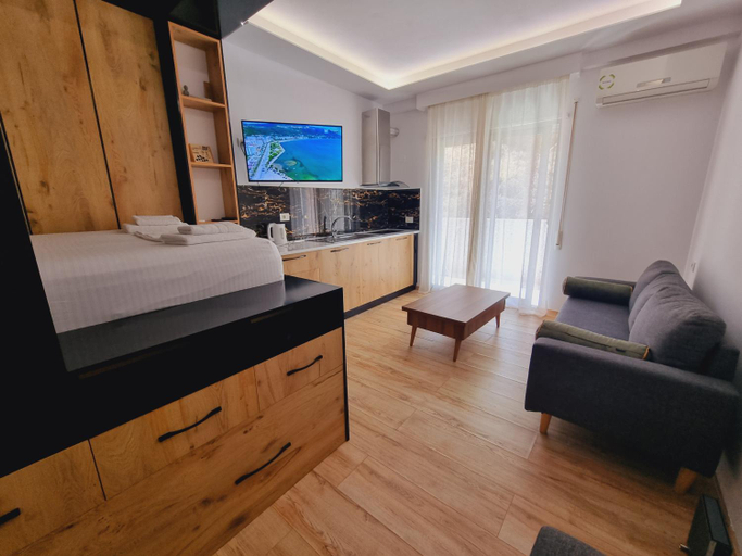 Bedroom 2, Teo's Deluxe Studios, Vlorës