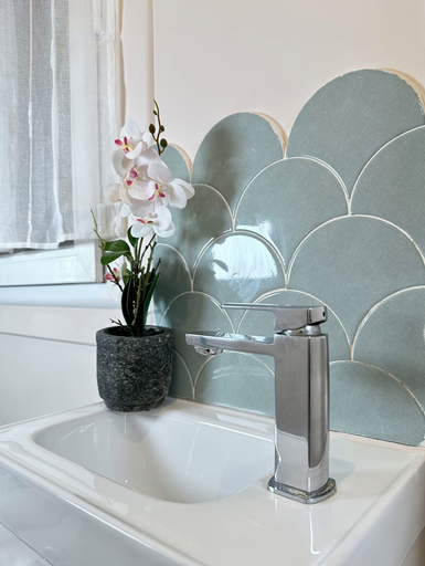Bathroom 4, 1581 Miromesnil, Paris