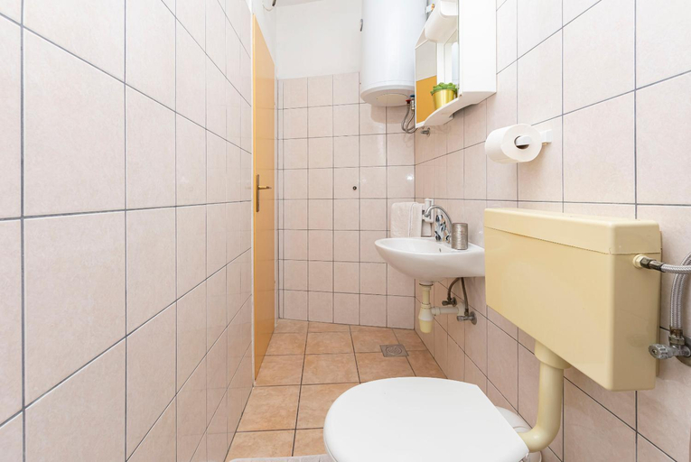 Bathroom 2, Apartments Ivanka, Omiš