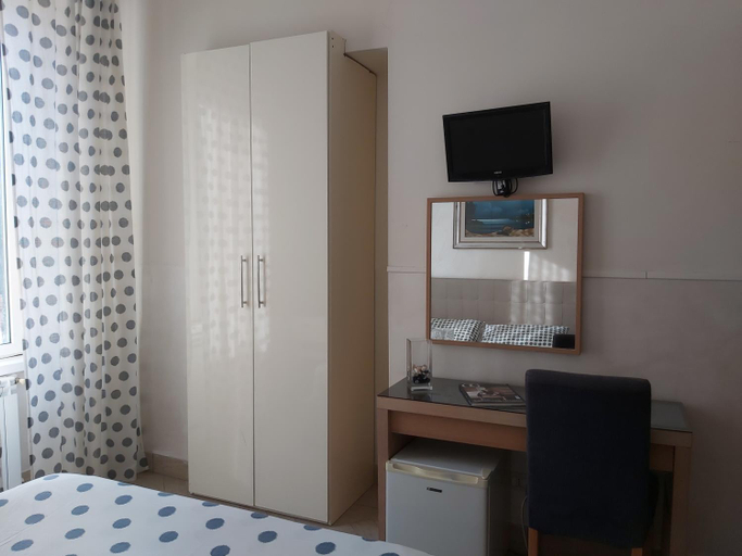 Bedroom 2, Bed & Breakfast Agli Horti Sallustiani, Rome