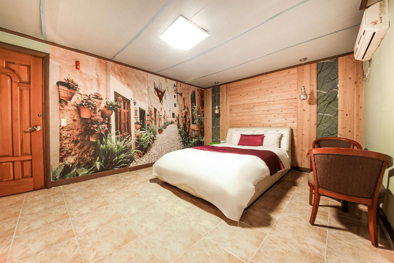 Bedroom 3, Top Motel, Suncheon