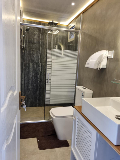 Bathroom 5, Sisila rest, Udapalatha