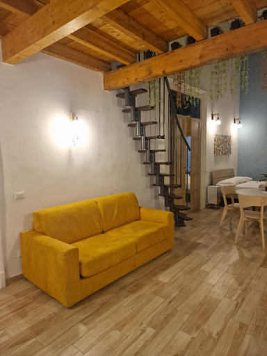 Facilities 3, Vico Sedil Capuano 21, Napoli