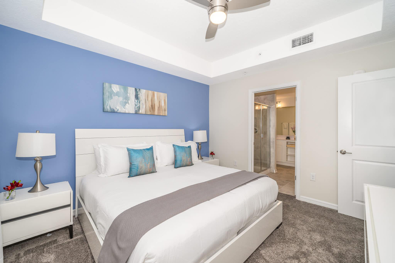 5, Elegant 2Bed Condo in Storey Lake, Prime Location, Osceola